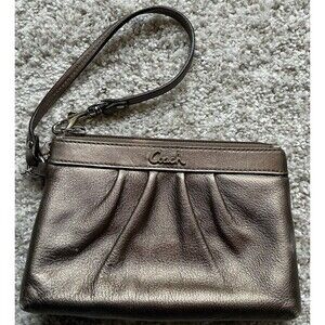 Coach Vintage Y2K Ashley Metallic Bronze Leather Wristlet Wallet EUC
